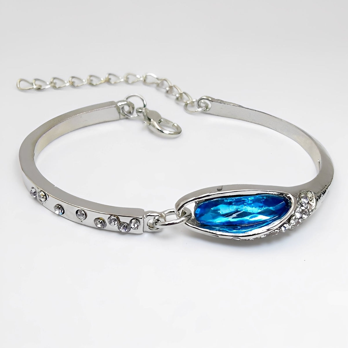 Miku – Elegantes Armband mit Saphiren