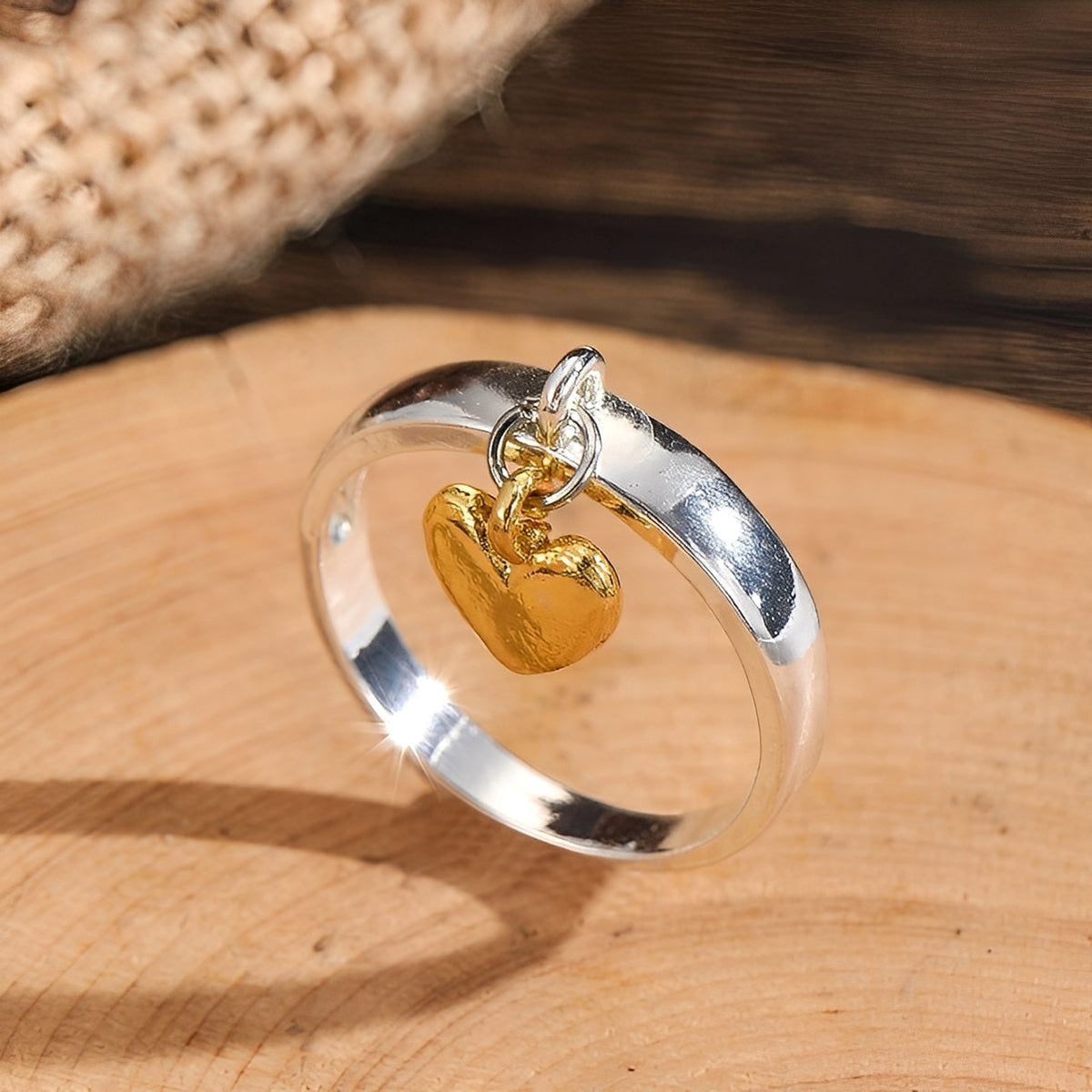 Maelie – Silberring mit beweglichem Herzen im Retro-Stil