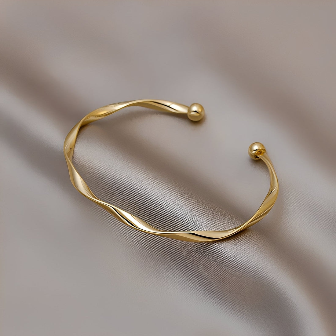 Lara – Armband in Gold mit Stil
