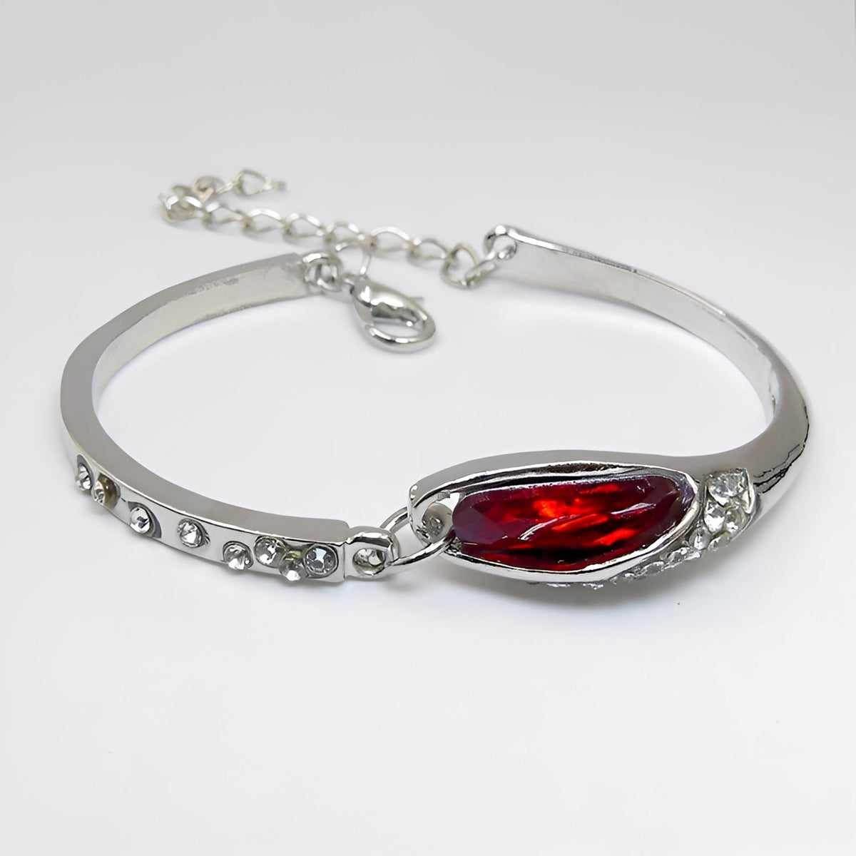 Miku – Elegantes Armband mit Saphiren