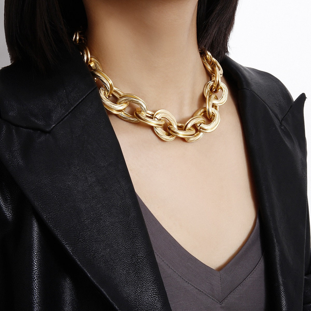 Alessia – Halskette mit breiten goldenen Gliedern