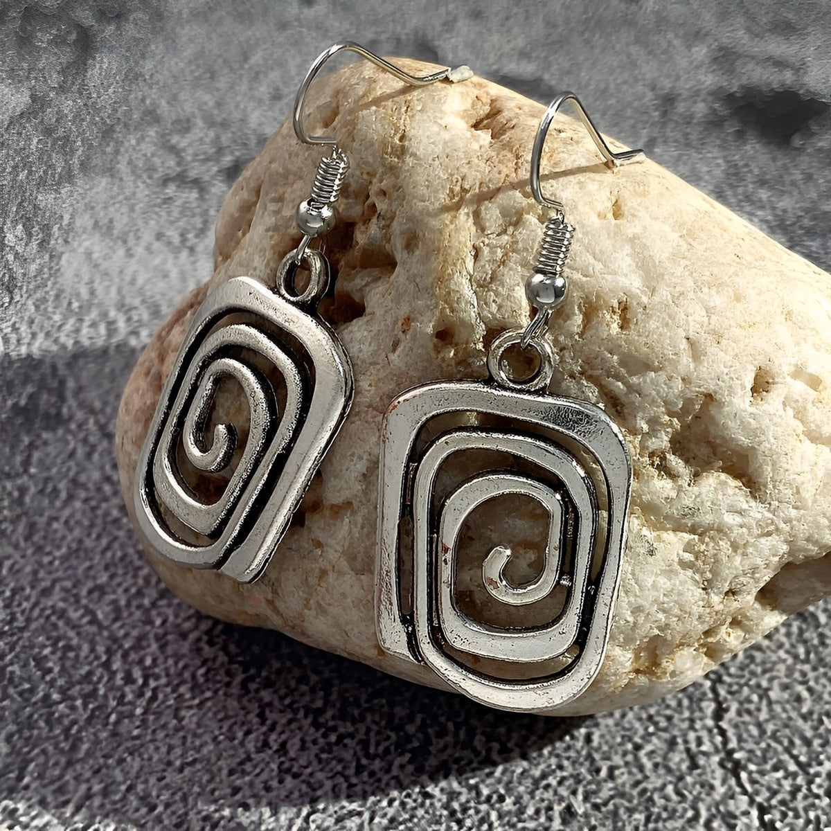 Kaia – Boho-Ohrringe in Silber mit Spiralgestaltung