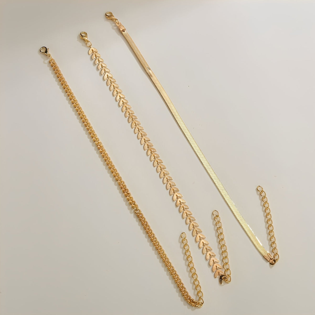 Odelia – Elegante goldene Fußkette