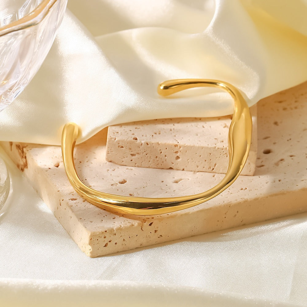 Gayle – elegantes Möbius-Armband