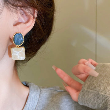 Lianne – Geometrische Ohrringe aus Emaille