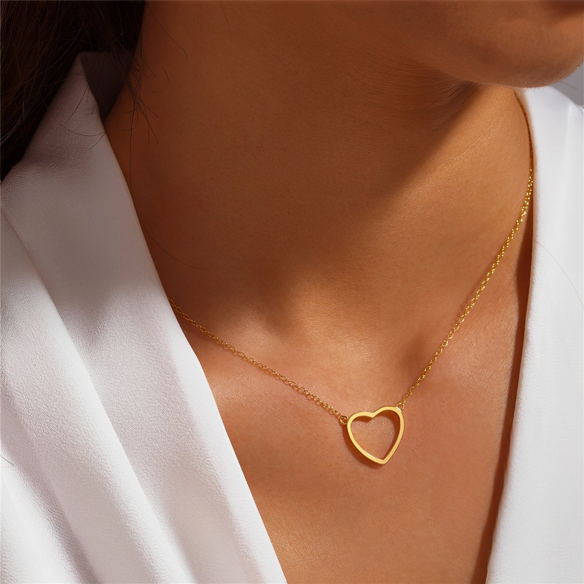 Mika – Zierliche goldene Herzanhängerkette