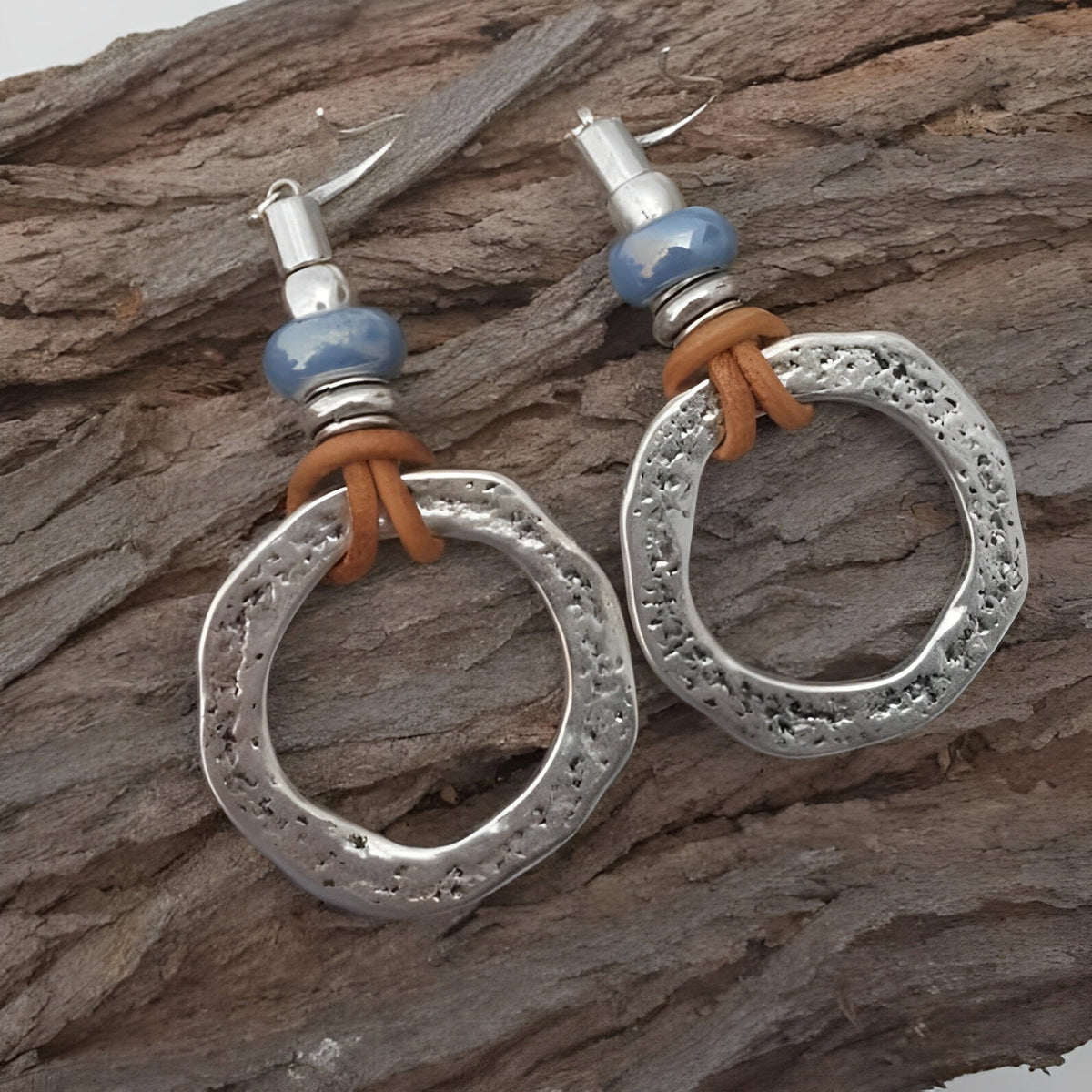 Mira – Silberne Kreisohrhänger im Boho-Vintage-Style