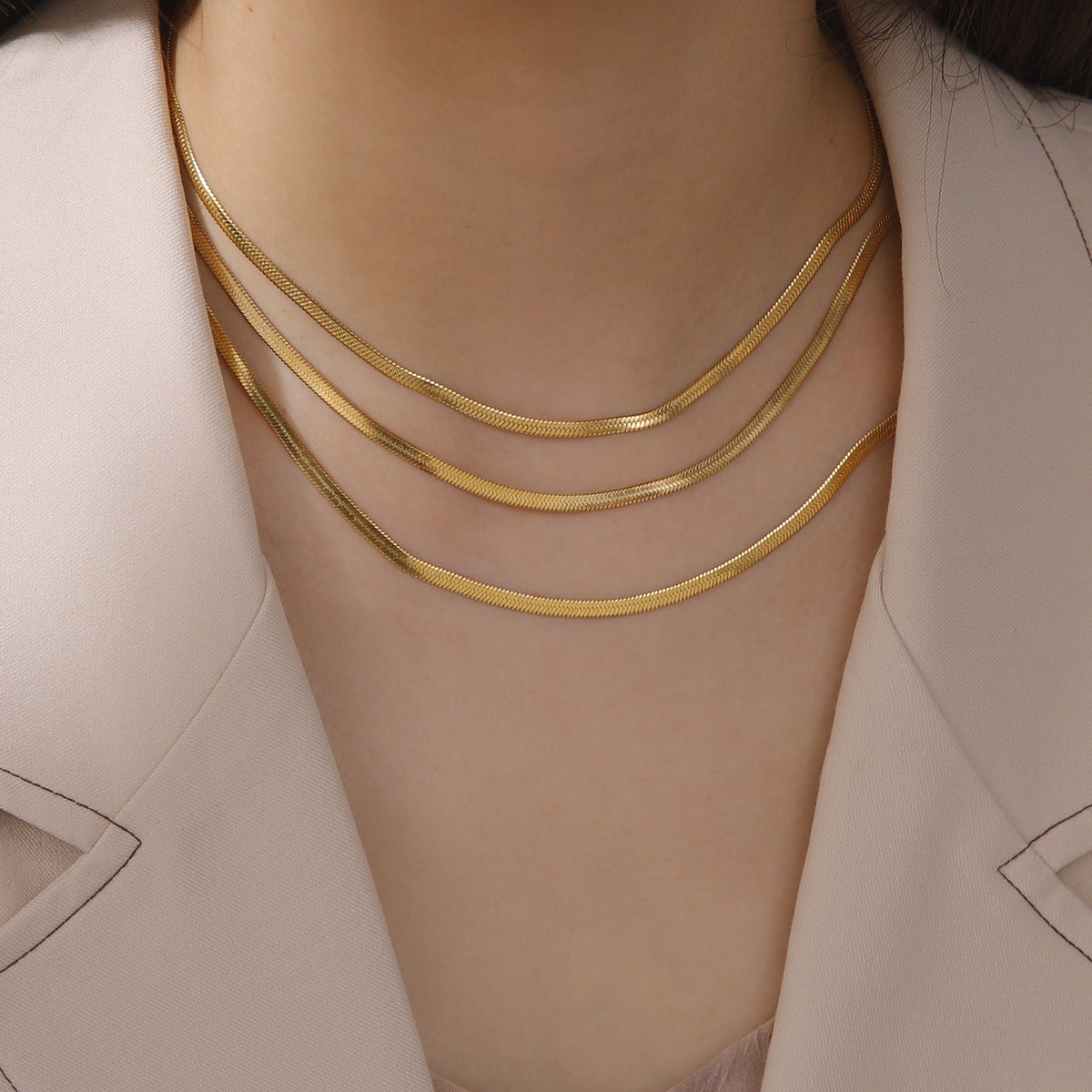 Lucienne - Elegante goldene Schlangen-Halskette