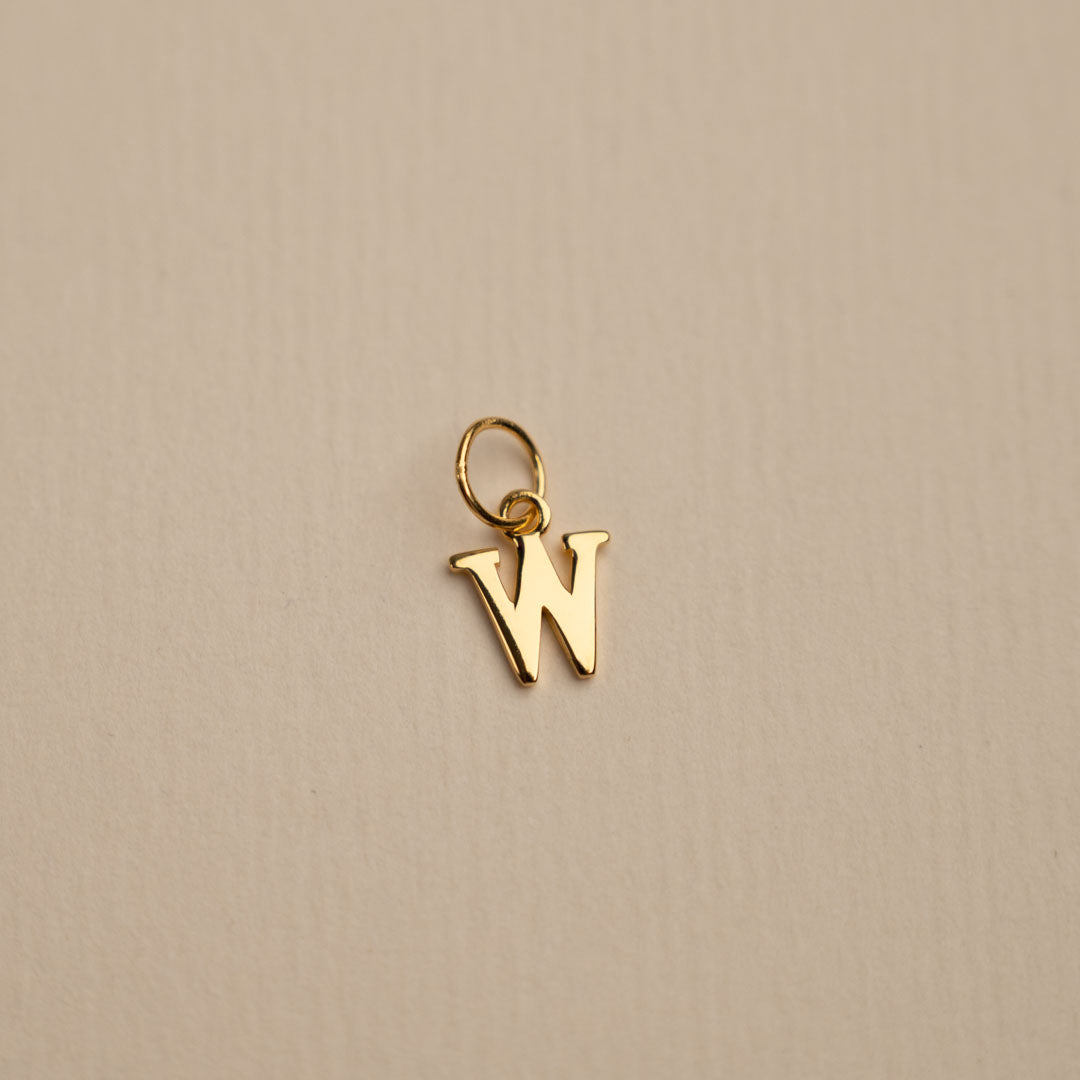 Sabrina - Buchstabenanhänger in Gold