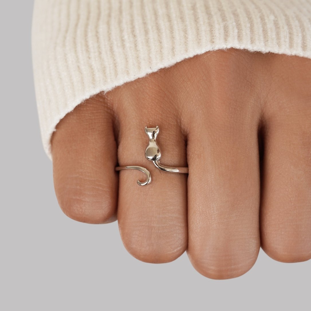 Mindy – Mystischer Katzenring aus Edelmetall