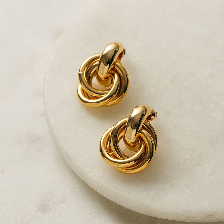 Rania – Geflochtene Designohrringe in Gold