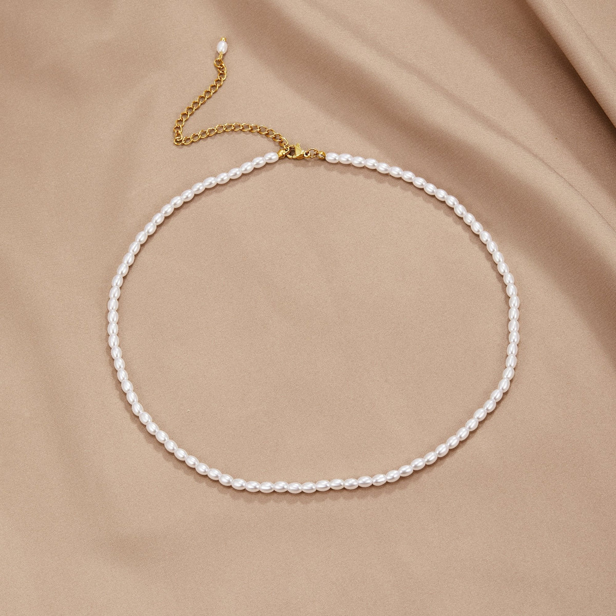 Olivia – Elegante Perlenhalskette